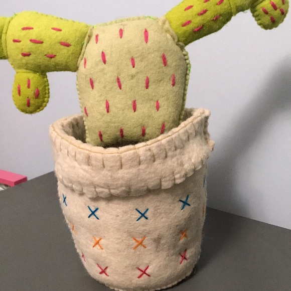 Cactus Felt Decor - Picture 3 of 4